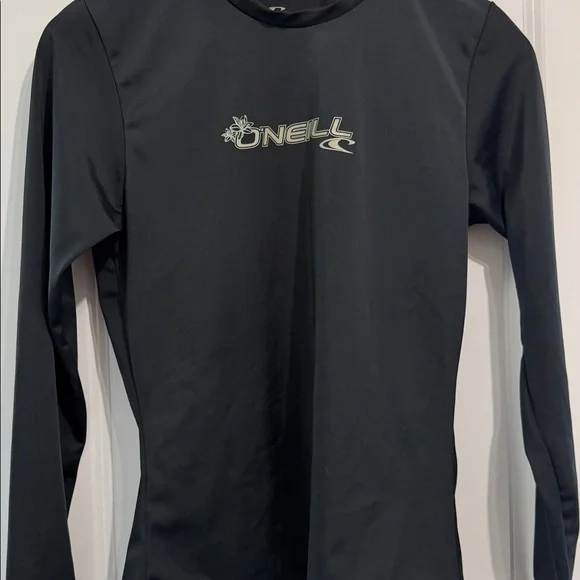 NWT! O’Neill Women’s Longsleeve Rash guard - Picture 2 of 7